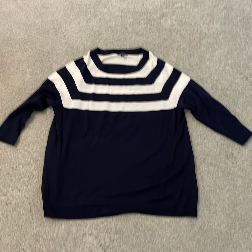 The Limited 3/4 Length Sleeve XL sweater